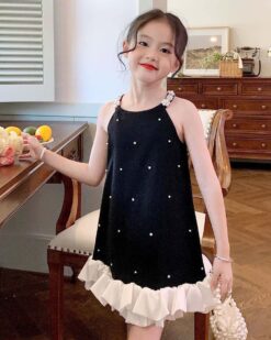 Đầm Đen Cổ Yếm Đính Hột