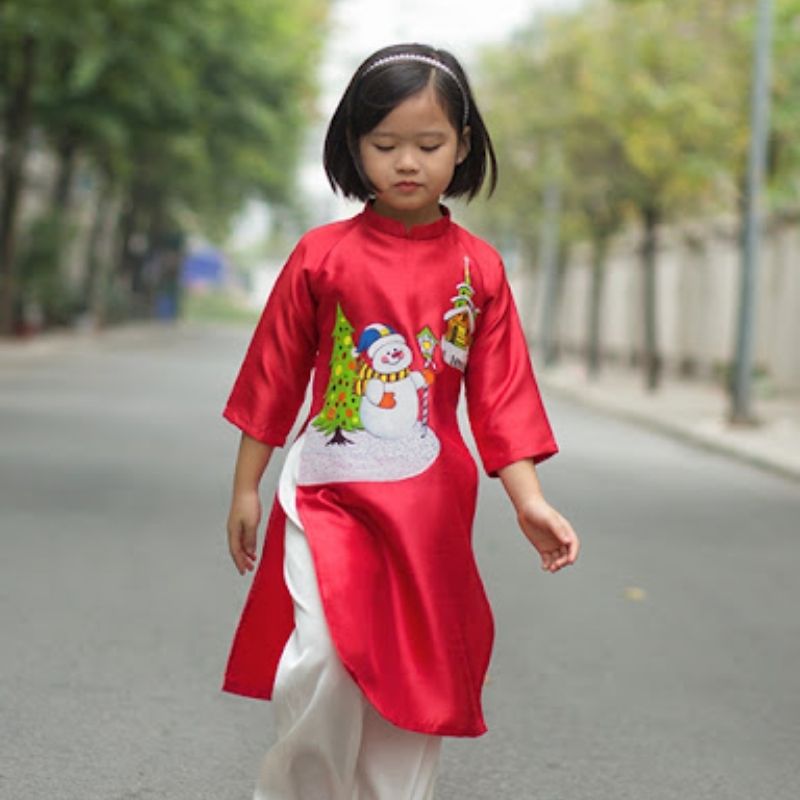 ao dai tre em moon