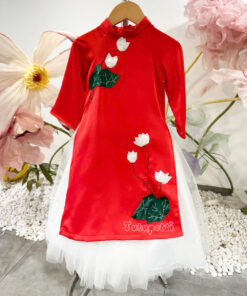 Áo Dài Đỏ Đính Hoa Sen Cho Bé 7 468434725 930907165815369 2545246806884089807 n