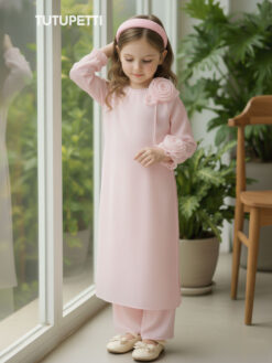 Áo Dài Cách Tân Đính Hoa Dễ Thương Cho Bé Gái 15 575103838 1207464421492974 5705872943726785418 n 1